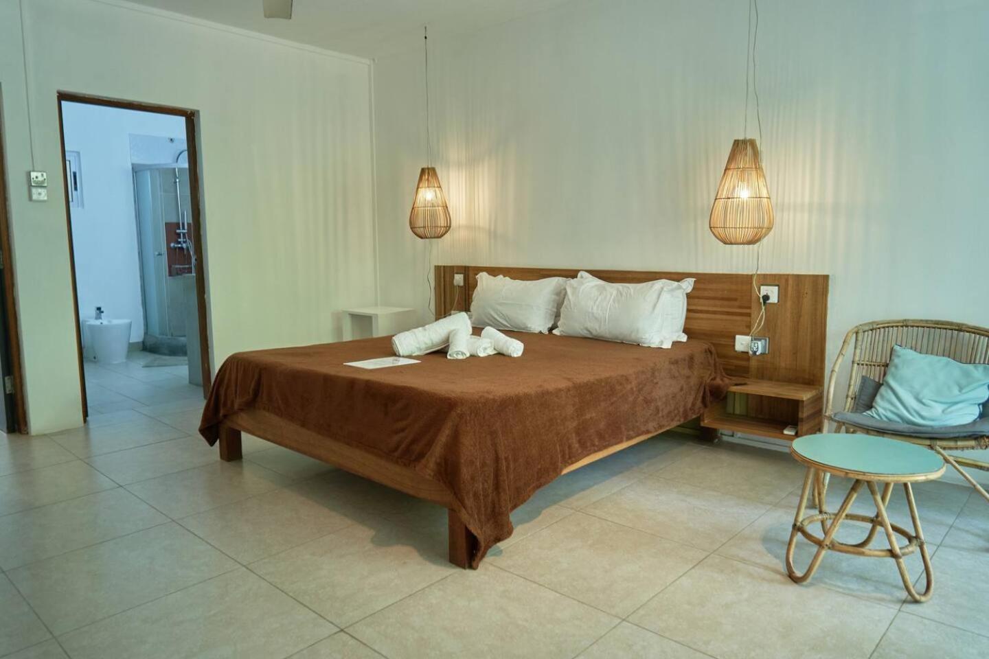 Loukaz -Entire Rental Units W Panoramic Rooftop Coteau Raffin Exterior photo